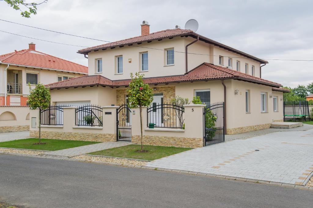 Aura Apartman Hajdúszoboszló Εξωτερικό φωτογραφία